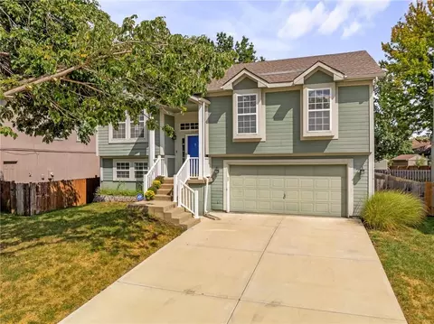 1008 N Clinton St, Olathe, KS 66061