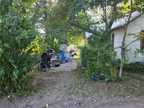 Exterior - 115 N Franklin St, Kingston, MO 64650 photo 7 of 15