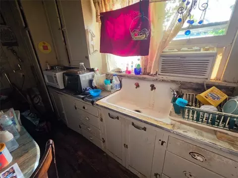 Kitchen - 115 N Franklin St, Kingston, MO 64650 photo 2 of 3
