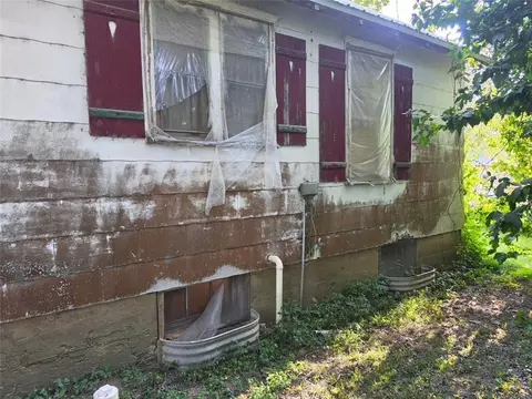 Exterior - 115 N Franklin St, Kingston, MO 64650 photo 6 of 15