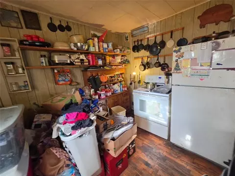 Kitchen - 115 N Franklin St, Kingston, MO 64650 photo 3 of 3