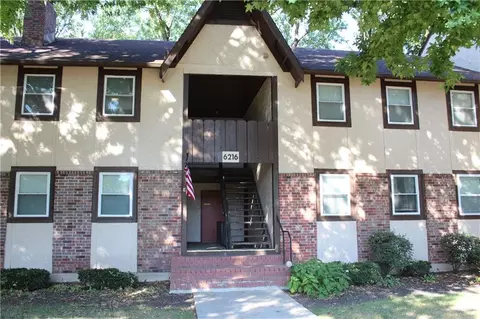 6216 Robinson St #3, Overland Park, KS 66202