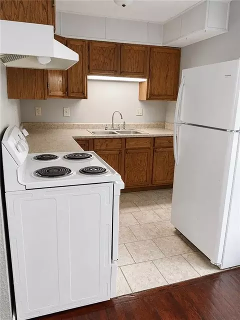 17000 E Sailsbury Rd, Independence, MO 64056 photo 2
