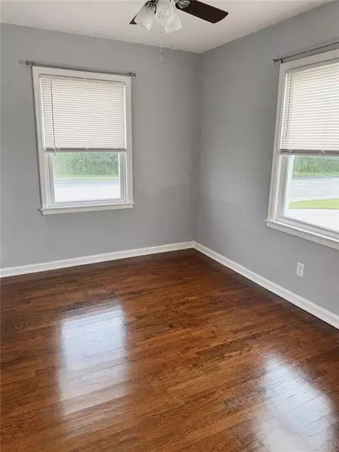 17000 E Sailsbury Rd, Independence, MO 64056 photo 6