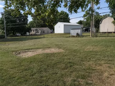 17000 E Sailsbury Rd, Independence, MO 64056 photo 8