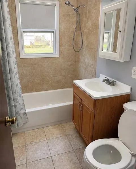 17000 E Sailsbury Rd, Independence, MO 64056 photo 7