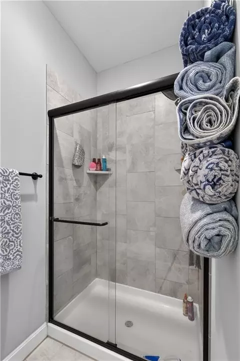 Bath - 23507 E 11th St, Independence, MO 64056 photo 3 of 3