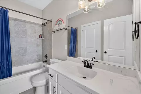 Bath - 23507 E 11th St, Independence, MO 64056 photo 1 of 3