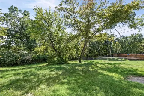 Exterior - 307 E 165th St, Belton, MO 64012 photo 6 of 10
