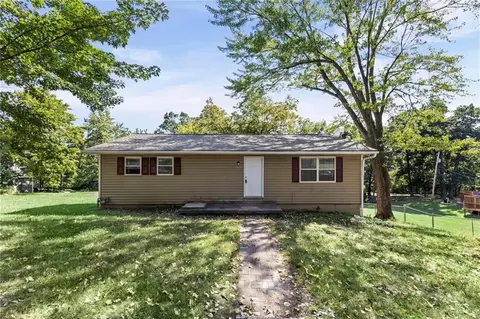 Exterior - 307 E 165th St, Belton, MO 64012 photo 3 of 10