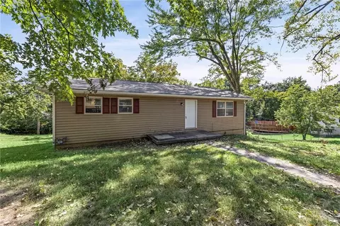 Exterior - 307 E 165th St, Belton, MO 64012 photo 4 of 10