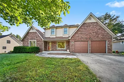 7605 NW Roberts Rd, Weatherby Lake, MO 64152