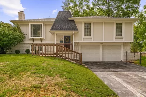 11309 W 52nd Ter, Shawnee, KS 66203