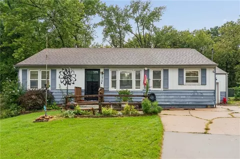 7075 Reynolds Ave, Kansas City, KS 66111