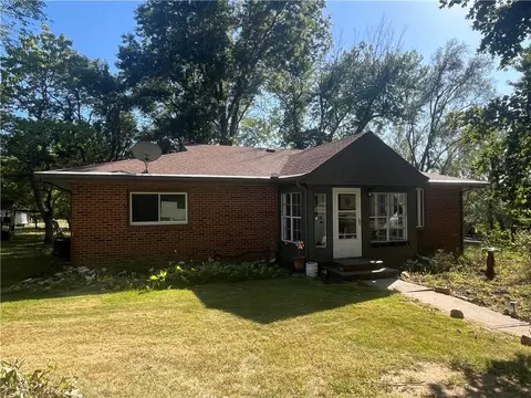 20269 Mclouth Rd, Tonganoxie, KS 66086