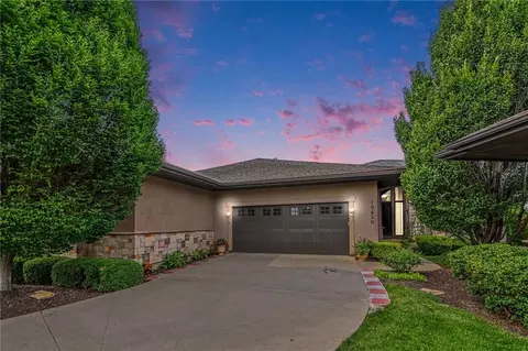 19420 W 102nd St, Lenexa, KS 66220