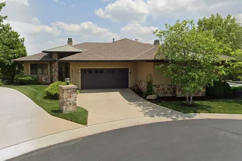 19420 W 102nd St, Lenexa, KS 66220