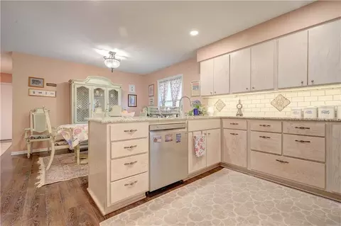 Kitchen - 3807 S Union St, Independence, MO 64055 photo 4 of 11