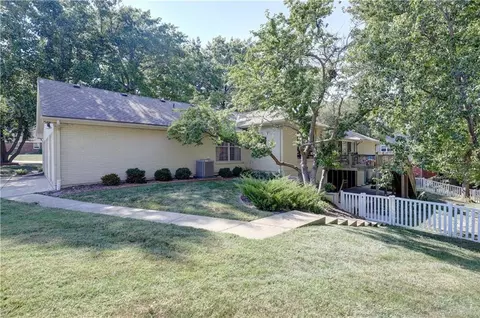 Exterior - 3807 S Union St, Independence, MO 64055 photo 5 of 13
