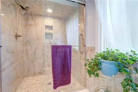Bath - 3807 S Union St, Independence, MO 64055 photo 7 of 10