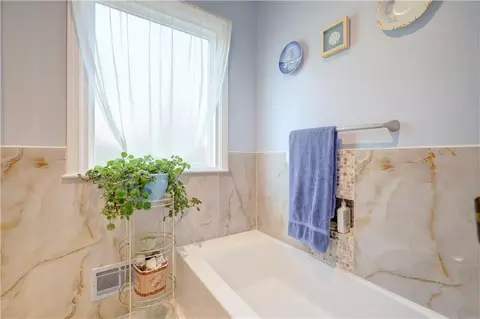 Bath - 3807 S Union St, Independence, MO 64055 photo 6 of 10