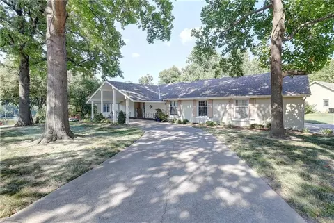 Exterior - 3807 S Union St, Independence, MO 64055 photo 1 of 13