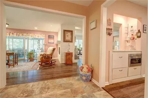 Entry Way - 3807 S Union St, Independence, MO 64055 photo 2 of 4