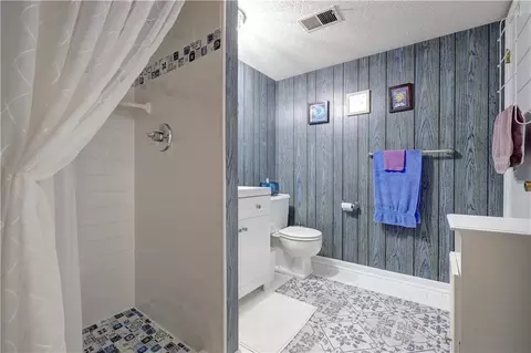 Bath - 3807 S Union St, Independence, MO 64055 photo 8 of 10