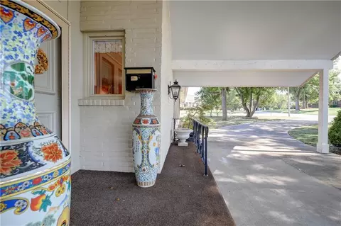 Exterior - 3807 S Union St, Independence, MO 64055 photo 2 of 13
