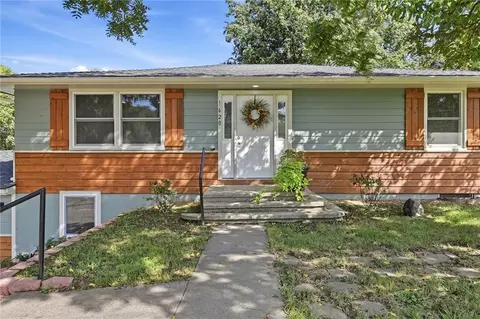 1620 Spruce St, Leavenworth, KS 66048