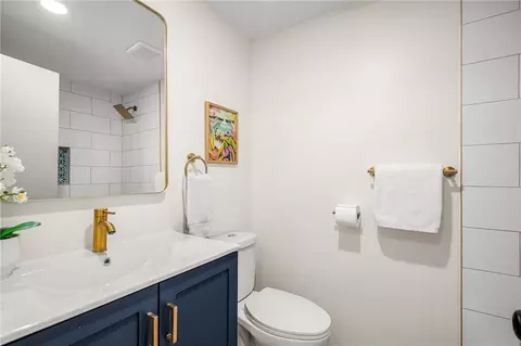 Bath - 2116 E Mohawk Dr, Olathe, KS 66062 photo 3 of 6