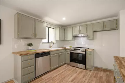 Kitchen - 2116 E Mohawk Dr, Olathe, KS 66062 photo 1 of 4