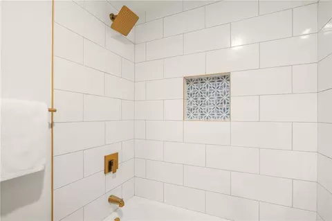 Bath - 2116 E Mohawk Dr, Olathe, KS 66062 photo 4 of 6