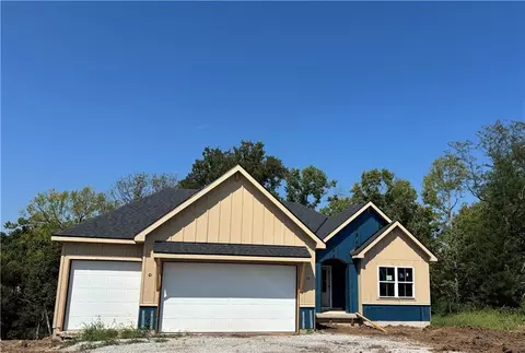 1203 NE 122nd St, Kansas City, MO 64165