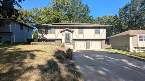 1108 10th St, Blue Springs, MO 64014