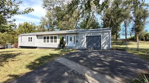 2201 NW Vesper St, Blue Springs, MO 64015