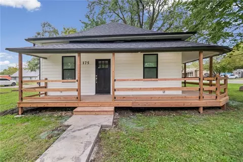 175 W 3rd St, Holt, MO 64048