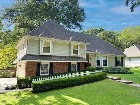 10508 Ensley Ln, Leawood, KS 66206