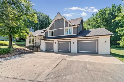 Exterior - 4511 NW Apache Dr, Riverside, MO 64150 photo 3 of 15