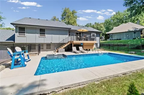 Exterior - 4511 NW Apache Dr, Riverside, MO 64150 photo 6 of 15