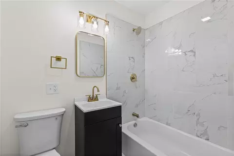 Bath - 12105 E 47th Ter, Independence, MO 64055 photo 1 of 2