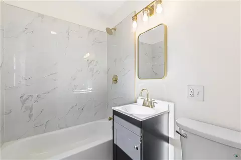 Bath - 12105 E 47th Ter, Independence, MO 64055 photo 2 of 2