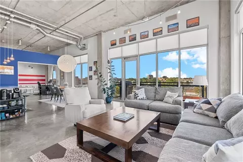 4141 Pennsylvania Ave #507, Kansas City, MO 64111