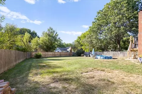 Exterior - 300 Johnston Dr, Raymore, MO 64083 photo 6 of 8
