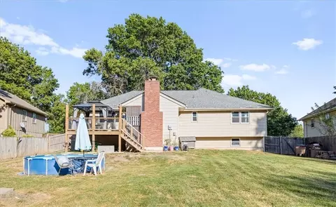 Exterior - 300 Johnston Dr, Raymore, MO 64083 photo 5 of 8