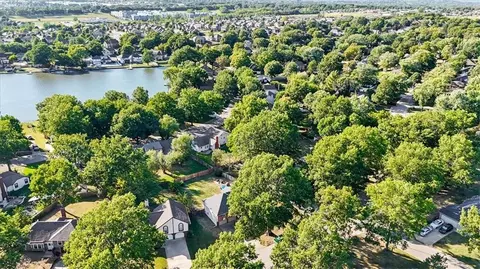 View/Area - 300 Johnston Dr, Raymore, MO 64083 photo 7 of 8