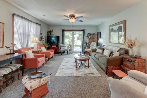 Living - 6206 Ash Ct, Raytown, MO 64133 photo 1 of 5