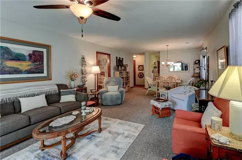 Living - 6206 Ash Ct, Raytown, MO 64133 photo 4 of 5