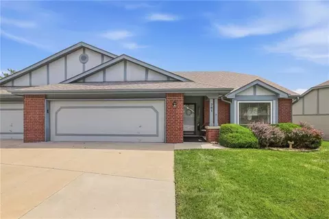 761 N Somerset Ter, Olathe, KS 66062