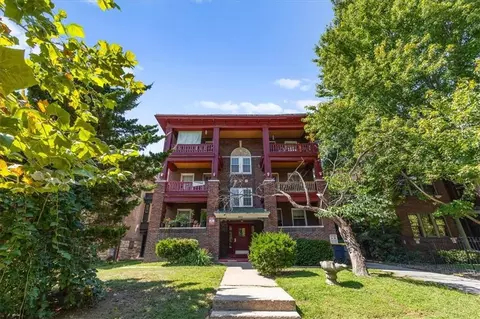 3820 Walnut St, Kansas City, MO 64111